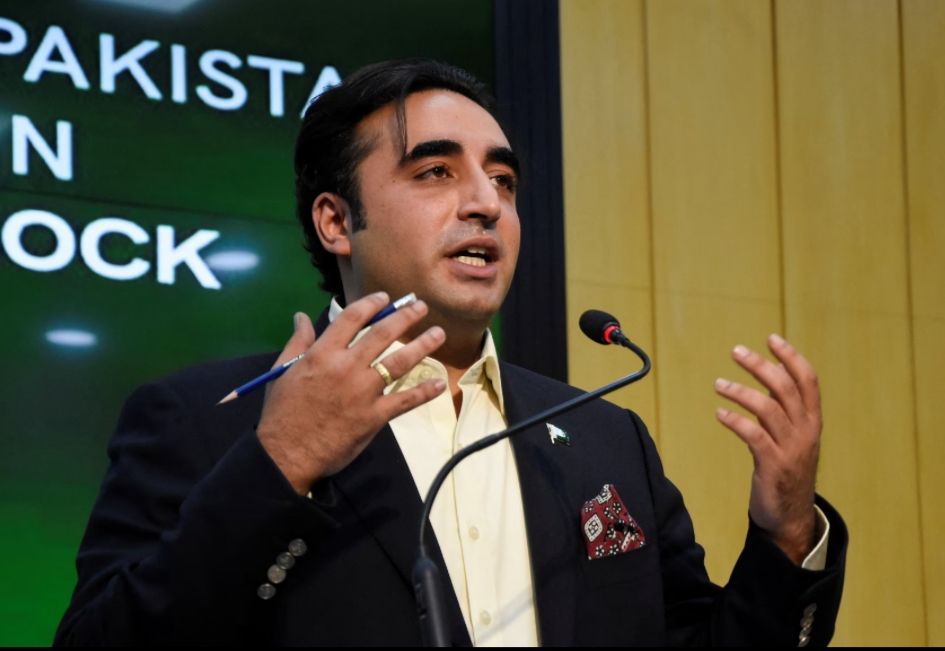 بوتو در واکنش به محرومیت زنان از تحصیل:به رغم عقبگرد، هیچ جایگزینی برای طالبان وجود ندارد