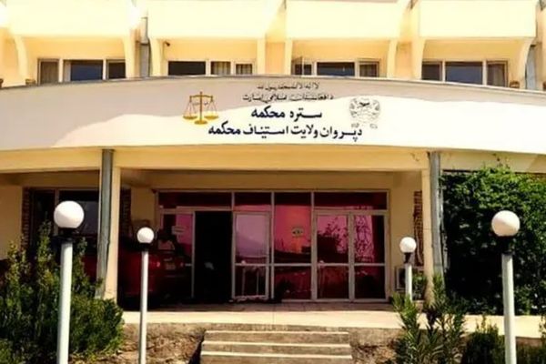 Taliban Publicly Flogs A Woman & Three Men In Parwan