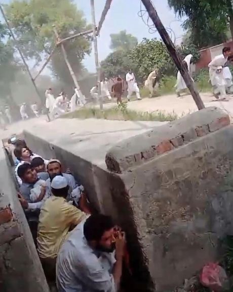 ایمل ولي خان: د بنو پر لاریون برید ښيي چې دولت د امن په ځای له ترهګرۍ سره ولاړ دی