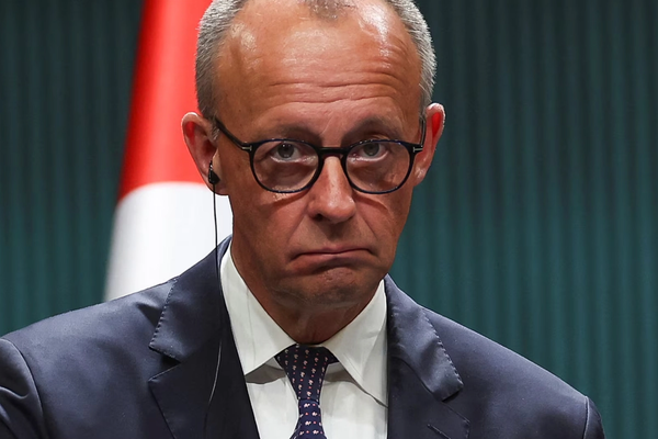 د جرمني لومړی وزیر فریدرېښ مېرڅ ترکيه د اروپايي ټولنې نږدې شریک هېواد بولي