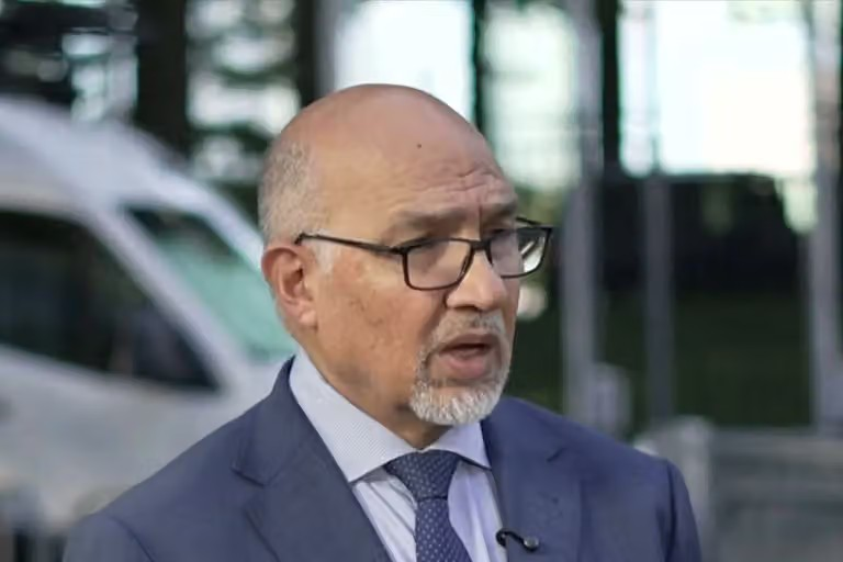 ممثل أفغانستان السابق لدى الأمم المتحدة: العالم ينتظر مبادرة من القوى المناهضة لطالبان
