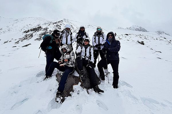 تلاش جسورانه در دل برف؛ صعود ناتمام کوهنوردان تیم میوند به قله شاه فولادی بامیان