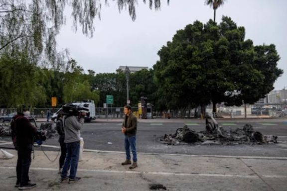 خبرنگاران در میان زخمیهای لسانجلس؛ بیش از سی مورد خشونت پولیس علیه رسانهها ثبت شد