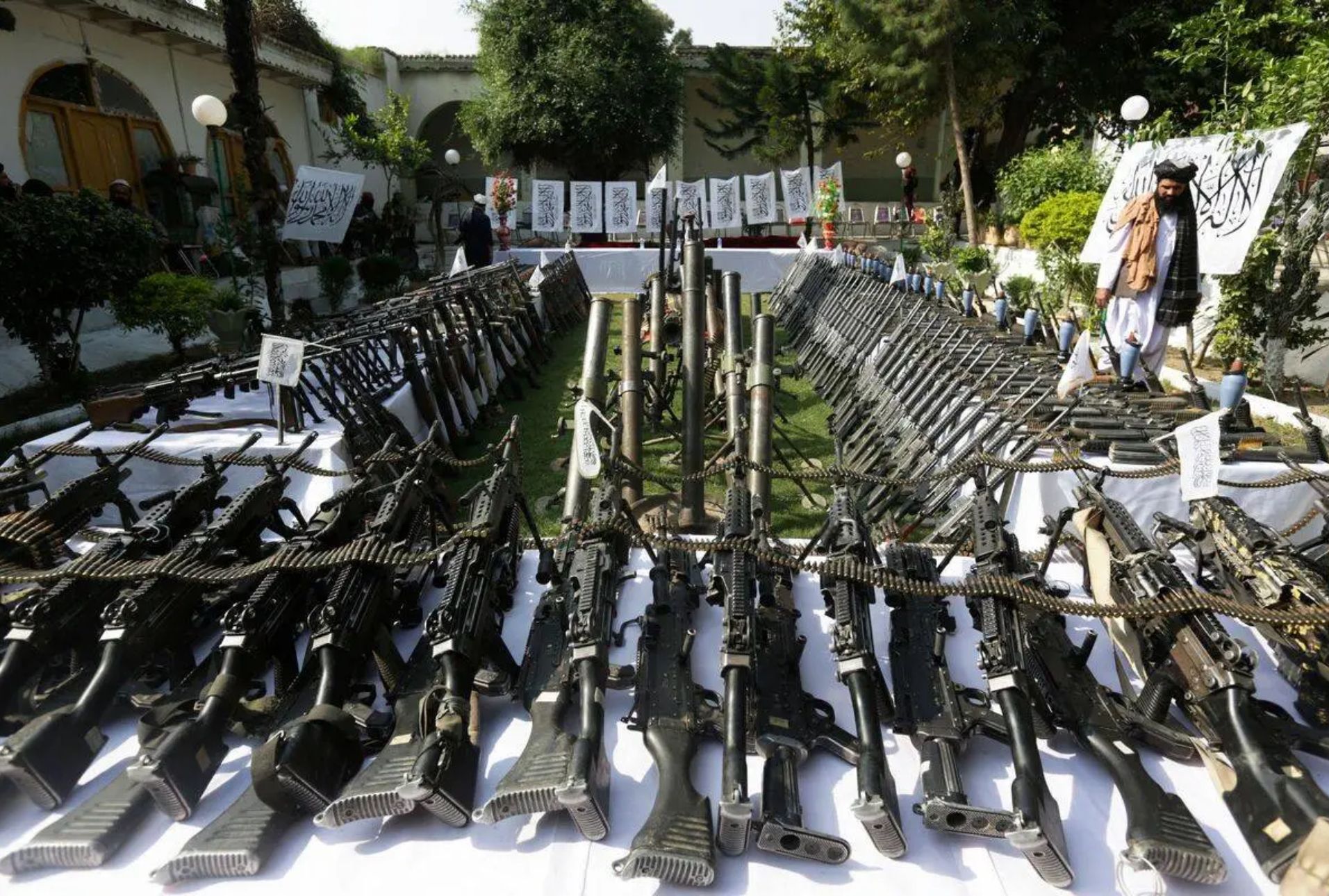 په افغانستان کې د ناټو ځواکونو پاتې شوې وسلې د پاکستان او سیمې امنیت ګواښي 