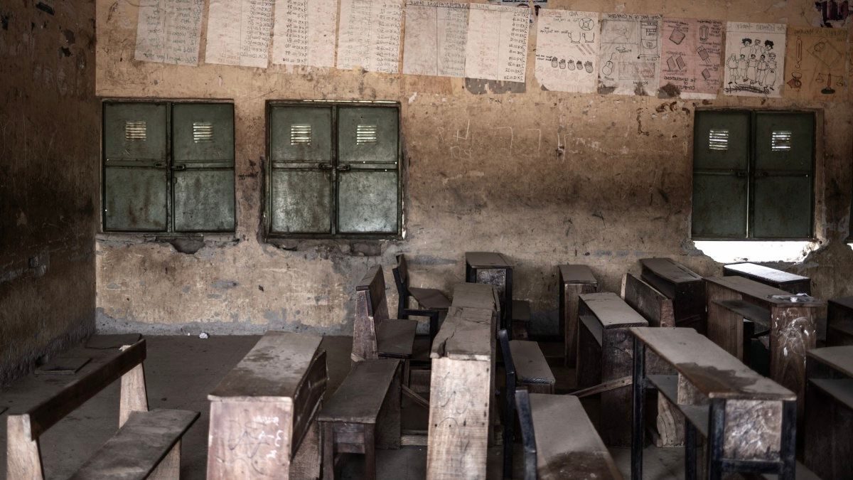 لږ تر لږه ۲۲۷ زده کوونکي او ښوونکي د نایجیریا له یوه ښوونځي تښتول شوي دي