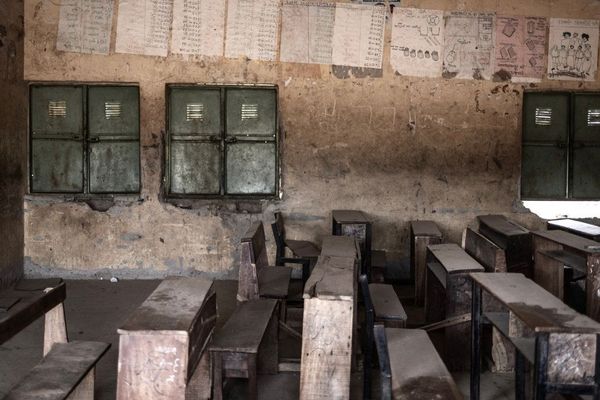 لږ تر لږه ۲۲۷ زده کوونکي او ښوونکي د نایجیریا له یوه ښوونځي تښتول شوي دي