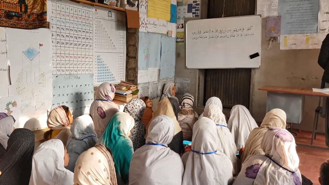 طالبانو په اروزګان کې تر زرو ډېر سیمه ییز ټولګي چې د یونېسف له خوا جوړ شوي وو، بند کړي