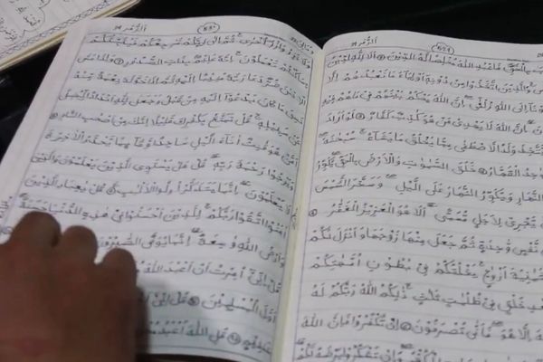 پر زدهکړو د بندیزونو لړ کې؛ بغلان کې یوې نجلۍ پنځه میاشتو کې بشپړ قران کریم په لاس لیکلی