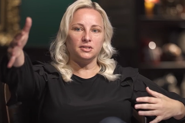 د سارا ادمز ادعا: په افغانستان کې پر «۸۰ زره» مېرمنو د جنسي تېري رپوټونه ورکړل شوي