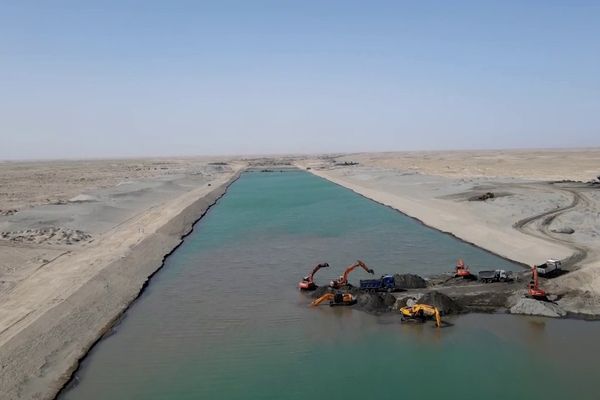 قرغیزستانۍ رسنۍ: د قوش تېپې کانال د ازبکستان او ترکمنستان د اوبو سیستمونه له کاره غورځوي