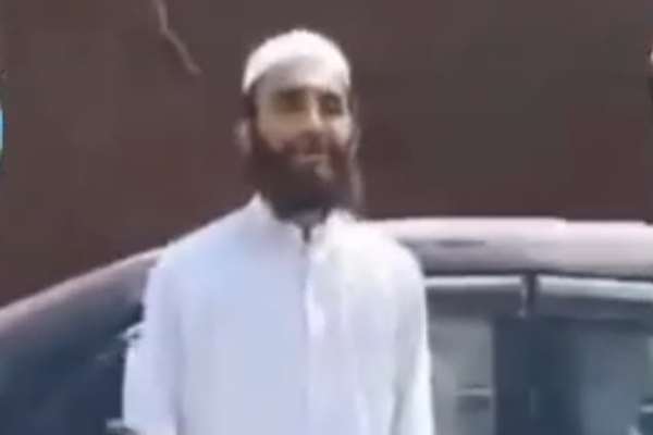منابع: عامل حمله انتحاری به مرکز پولیس کوهات پاکستان یک مرد هلمندی بود