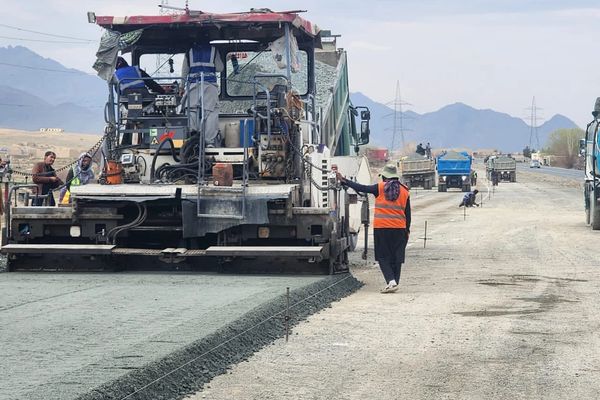 کابل کې د سړک جوړونې پراختیا؛ زرګونه ملکیتونه او لرغونې هدیرې اغېزمنې شوي