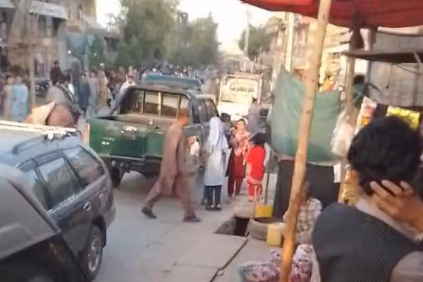 مدیر مکتب شمع هدایت در غرب کابل میگوید ۴۴ دانشآموز در انفجار دیروز زخمی شدهاند