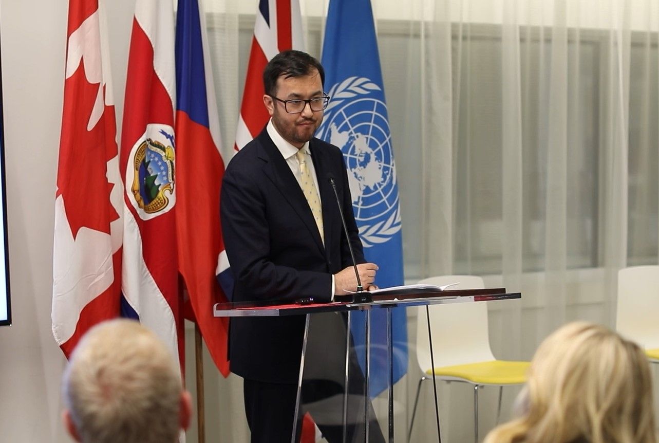 نجفی‌زاده: کشورهایی که به طالبان در پارازیت بر افغانستان اینترنشنال کمک می‌کنند تحریم شوند