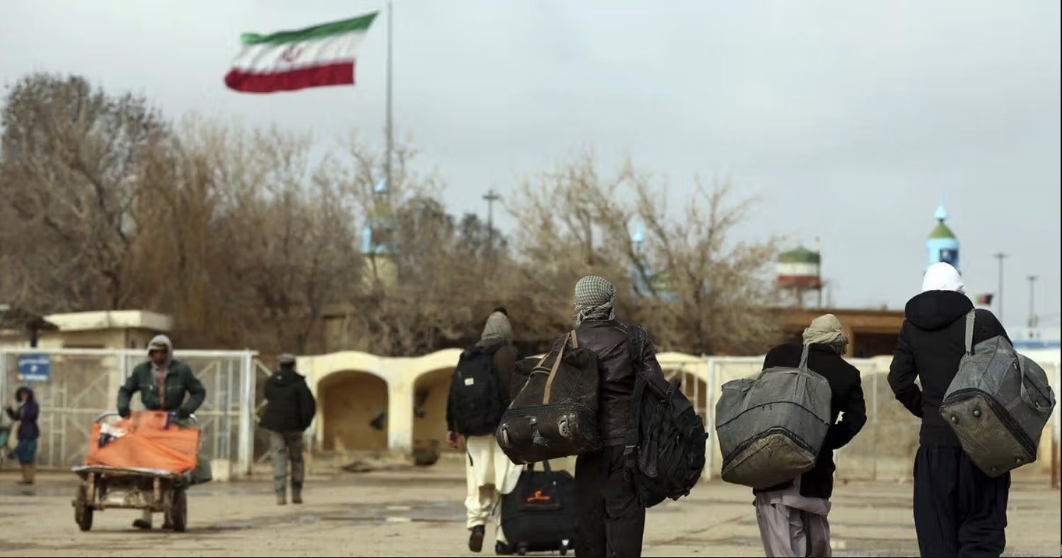 طالبانو هغه ۵۰۷ کسان نیولي چې غوښتل یې په ناقانونه ډول ایران ته واوړي