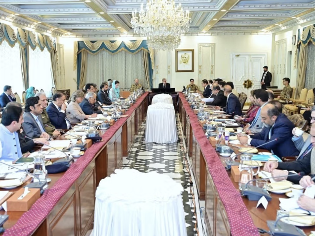 قررت حكومة باكستان ترحيل جميع الأفغان الذين لا يحملون وثائق إقامة