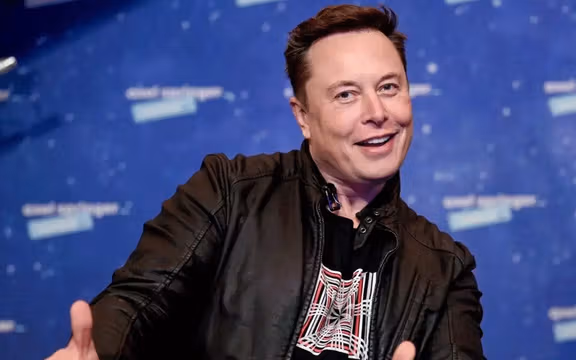 ایلن ماسک په تاریخ کې لومړنی کس شو چې شتمني یې ۷۰۰ میلیارد ډالرو ته ورسېده