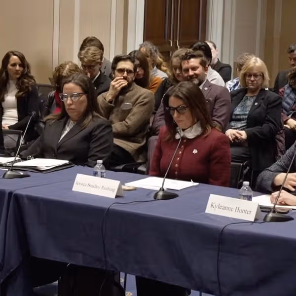 دموکراتها بیتفاوتی حکومت ترامپ در قبال همکاران پیشین افغان را غیراخلاقی خواندند