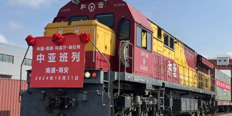 چین د قزاقستان او ازبکستان له لارې افغانستان ته د باروړونکي اورګاډي نوې لاره پرانیزي