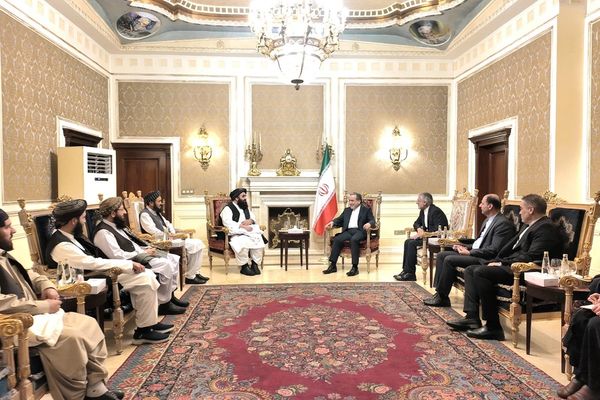 Taliban, Iranian Foreign Ministers Meet In Tehran To Discuss Security, Migration, Water
