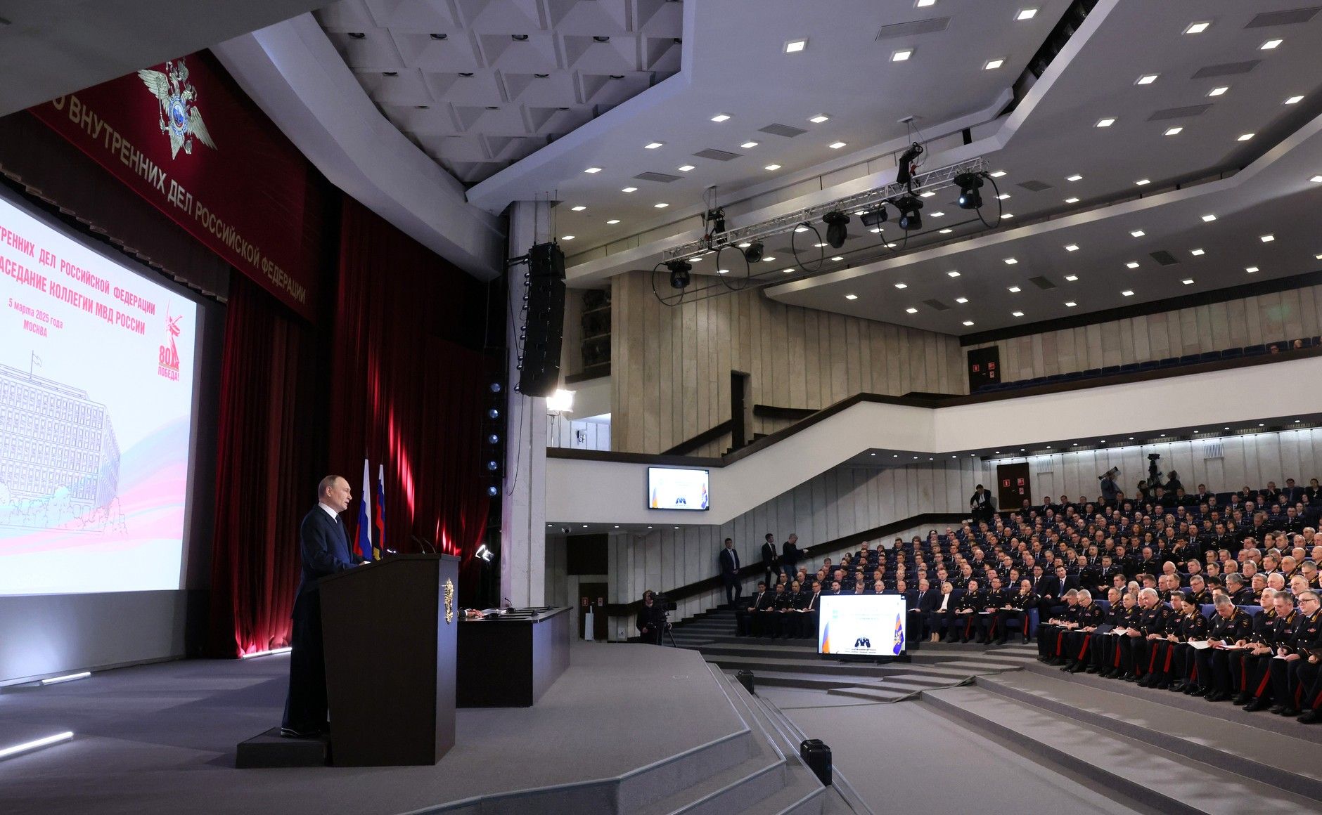 پوتین خواهان برخورد «سریع و سخت» نیروهای روسیه با افراط‌گرایی شد