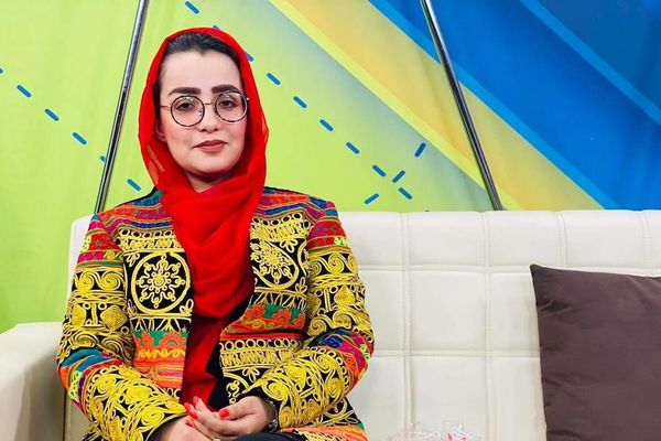 له بند څخه ژغورل شوې مدني فعاله: که بېرته افغانستان ته واستول شم، طالبان مې وژني