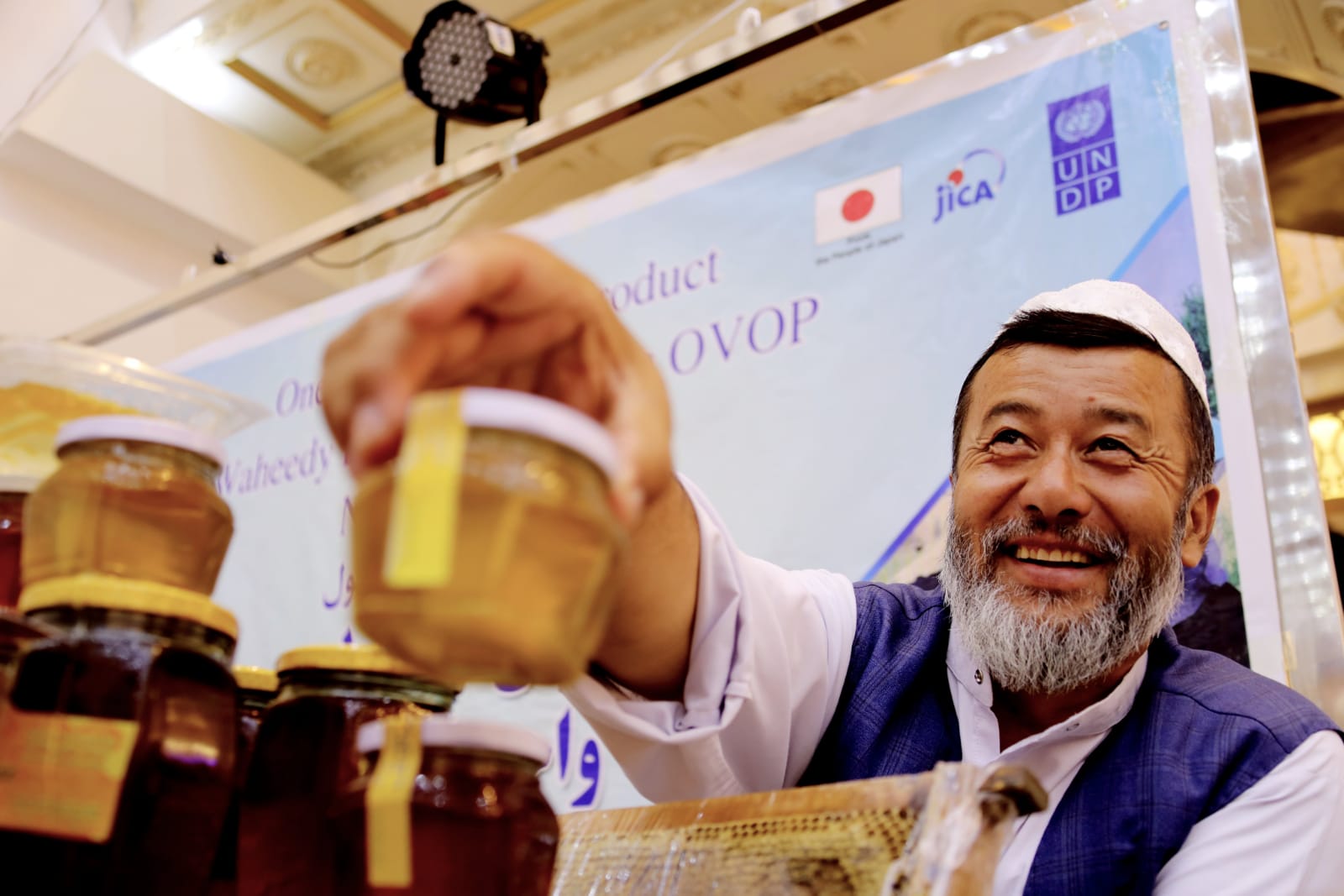 سازمان ملل: برای بیش از ٢٠٠ سازمان غیردولتی در افغانستان کمک نقدی شده است