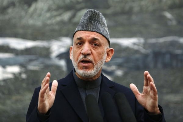 کرزی: ایران دې په اوسمهالي وضعیت کې د کډوالو د اېستلو پر بهیر بیا غور وکړي