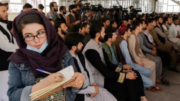 Survey Finds Only 7 Percent Of Afghan Women Journalists Can Work Freely