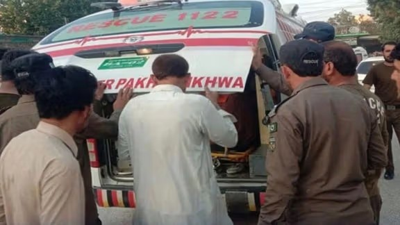 ناپېژاندو کسانو د خیبر پښتونخوا په مردان کې د یوې کورنۍ درې غړي وژلي 