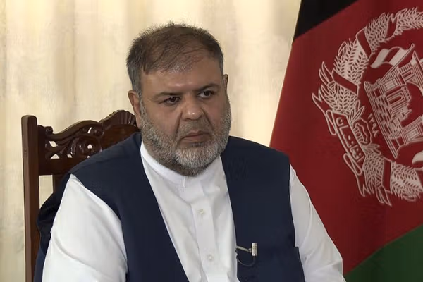 طالبانو ته د کریم خُرم مشوره؛ لویه جرګه راوغواړئ او ملت سره موضوعات شریک کړی