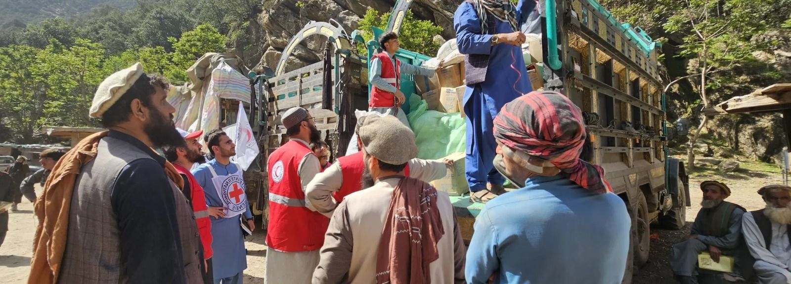 صلیب سرخ: درگیری بین طالبان و پاکستان ۱۳۶ هزار نفر را در نورستان با بحران غذایی روبرو کرد