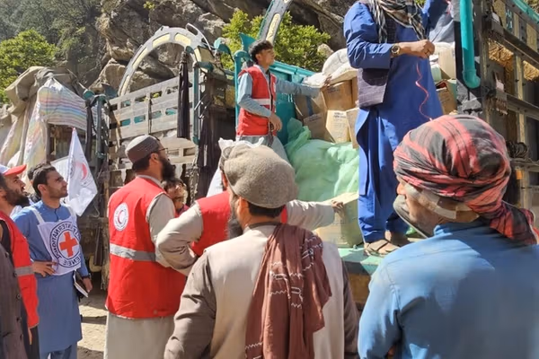 136,000 Hit By Food Crisis After Taliban-Pakistan Fighting, Says Red Cross