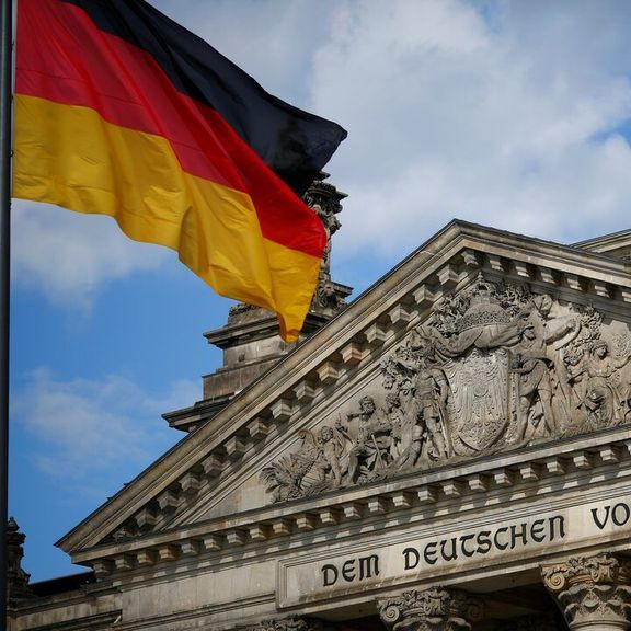 دادگاه آلمان حکم داد که به یک خانواده ۱۳ نفره افغان در معرض خطر باید ویزا داده شود