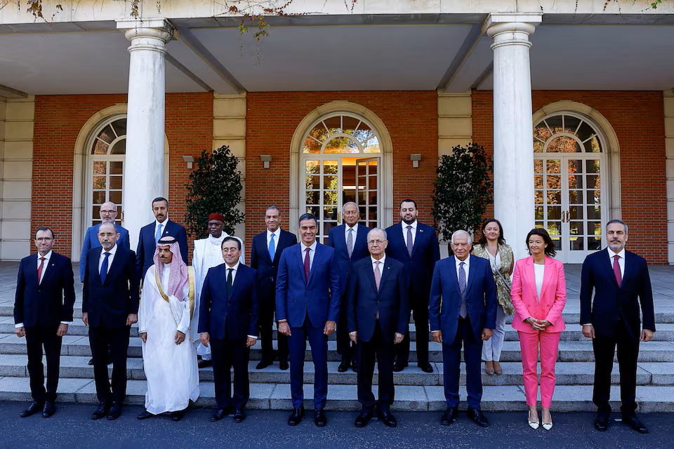 برخی کشورهای اروپایی و مسلمان برای بررسی ختم جنگ در غزه نشستی را در اسپانیا برگزار کردند