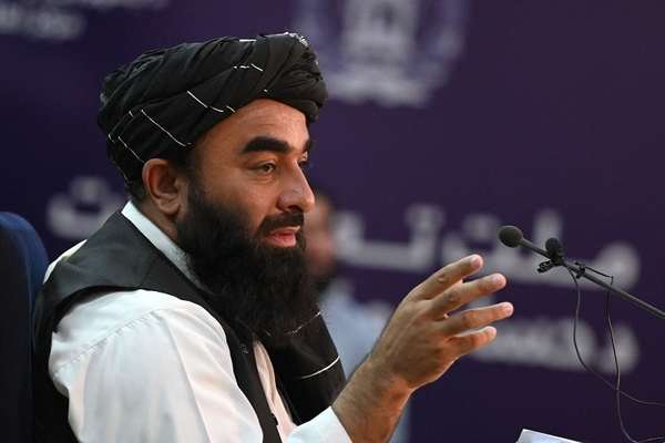 ذبیح الله مجاهد: دوهنیم میلیونه زدهکوونکي په دیني او ۱۲ میلیونه په عصري زدهکړو بوخت دي