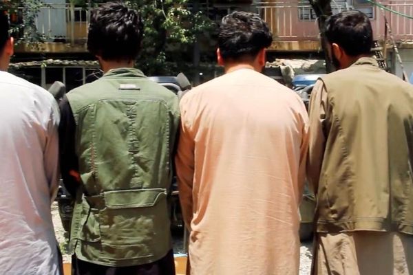 طالبانو په کابل او خوست کې د بېلابېلو جرمونو په تور د دوو ښځو په ګډون ۹ کسان نیولي دي