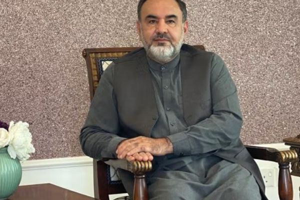 احمدشاه درانی: د افغانستان کړکېچ قومي نه بلکې سیاسی دی