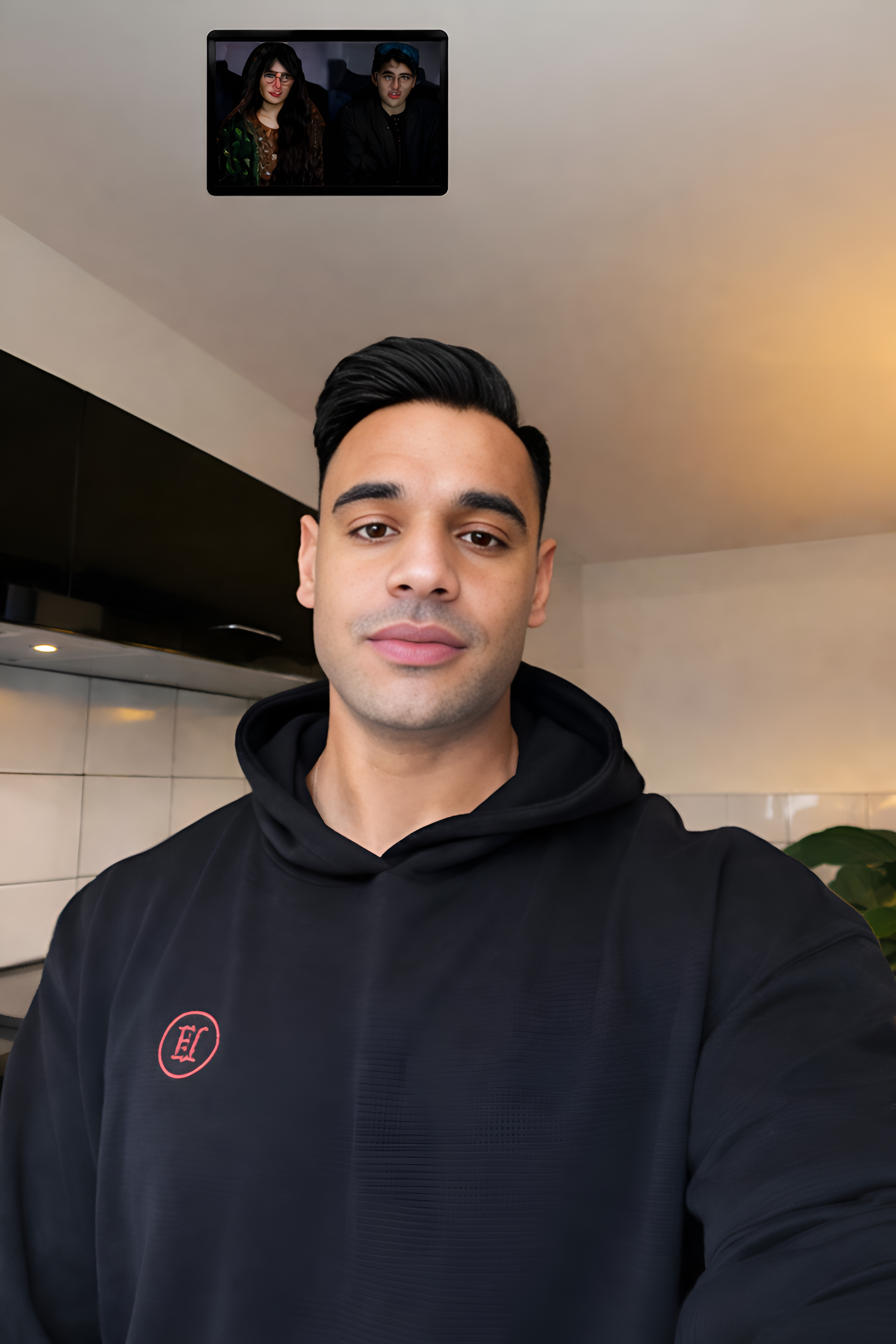 حمایت قاطع علی بلال از نوریه، دختر افغان که با لباس پسرانه کار می‌کرد