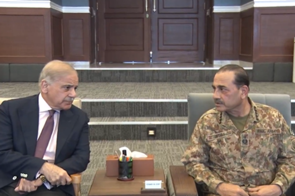 Pakistan PM Reaffirms ‘Zero Tolerance’ Policy During Army HQ Visit