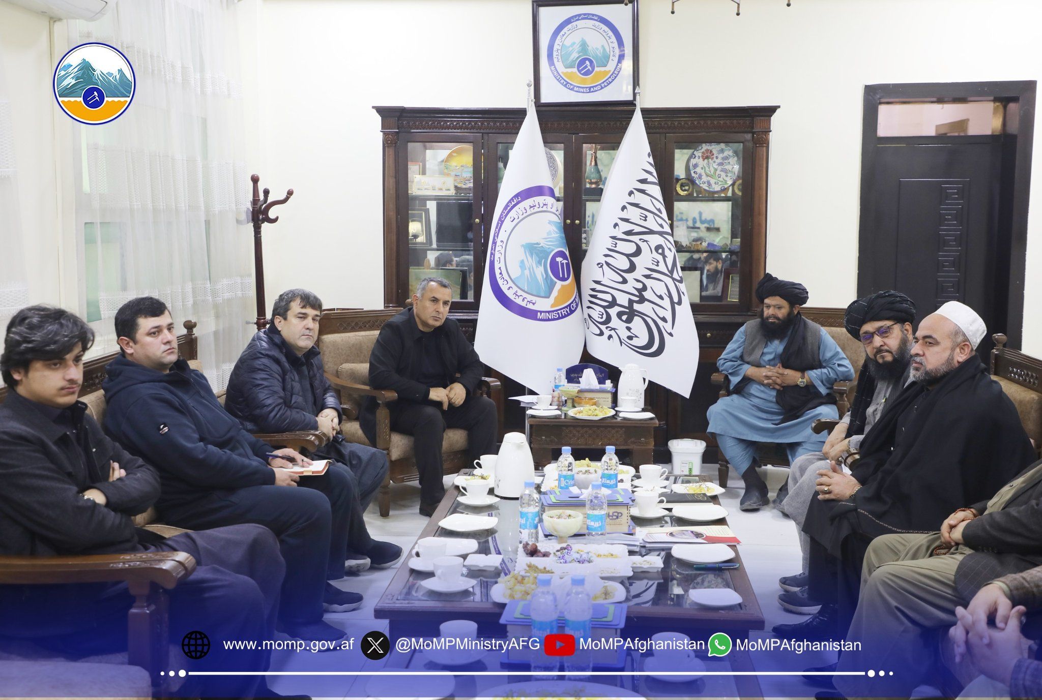 طالبان: سرمایه‌گذاران تاجیکستان علاقمند سرمایه‌گذاری در کارخانه‌های سمنت افغانستان هستند