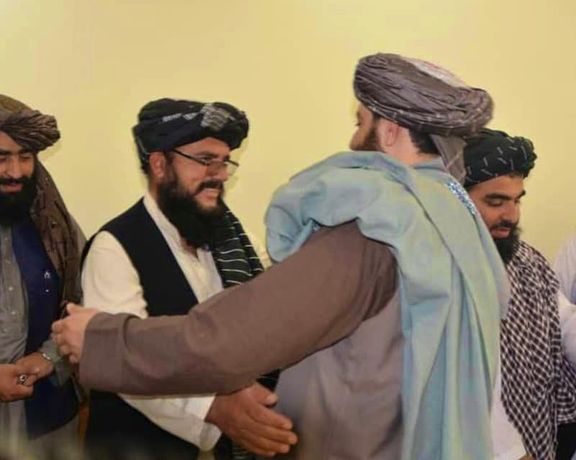 جنگ طالبان با قلم؛ سربازان سایبری چگونه به روزنامهنگاران معتبر حمله میکنند