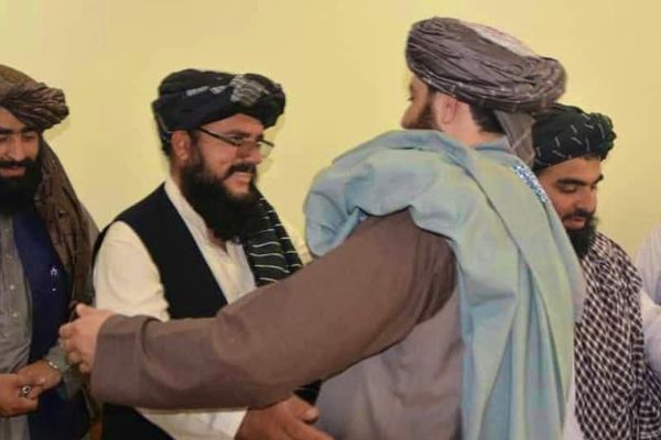 جنگ طالبان با قلم؛ سربازان سایبری چگونه به روزنامهنگاران معتبر حمله میکنند