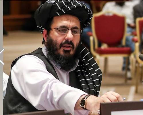 محمد نبي عمري د طالبانو د پوستو ستاینه کوي؛ خو عام وګړي یې له ناوړه چلند شکایت لري