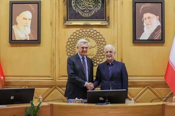 سازمان ملل خواستار نشست مشترک با طالبان و جمهوری اسلامی درباره مهاجران افغان شد
