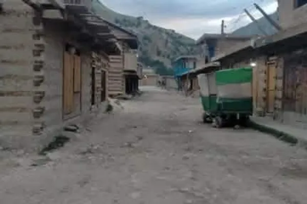 راههای کامدیش و برگمتال با 'میانجیگری بزرگان محلی باز شده است'