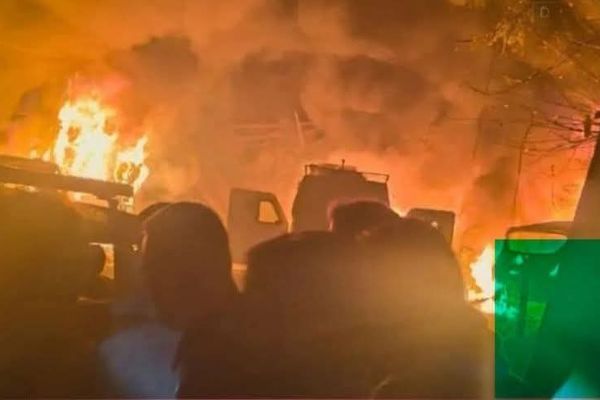 بنو کې موټر بم او وسلهوال برید؛ درې پولیس وژل شوي او ګڼ نور ټپیان دي