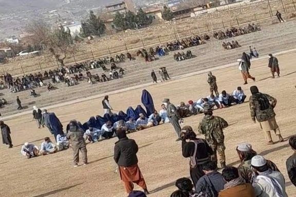 طالبان دو مرد و یک زن را در کابل و بلخ شلاق زد