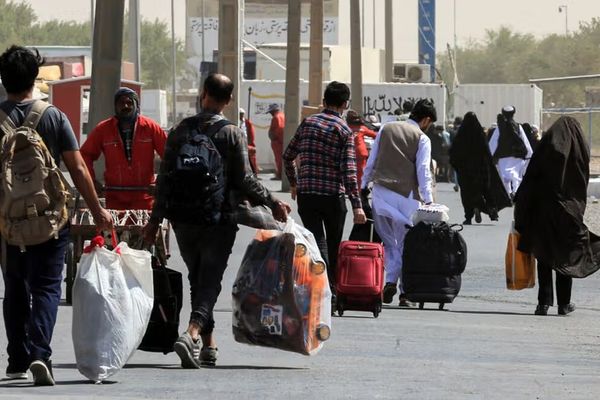 طالبان از بازگشت نزدیک به شش هزار مهاجر افغان از ایران و پاکستان خبر داد