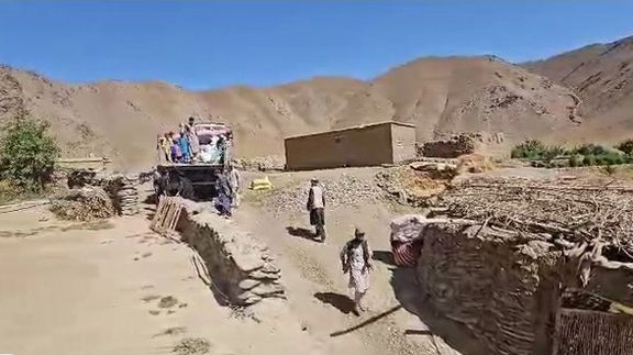 منابع: طالبان آخرین باشندگان شش روستای دره کشرو در غور را به زور اسلحه کوچاند